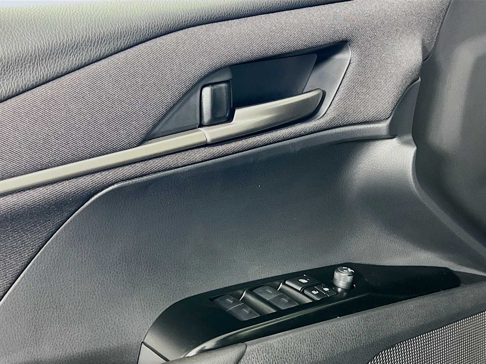 2025 Toyota Camry LE - Photo 16