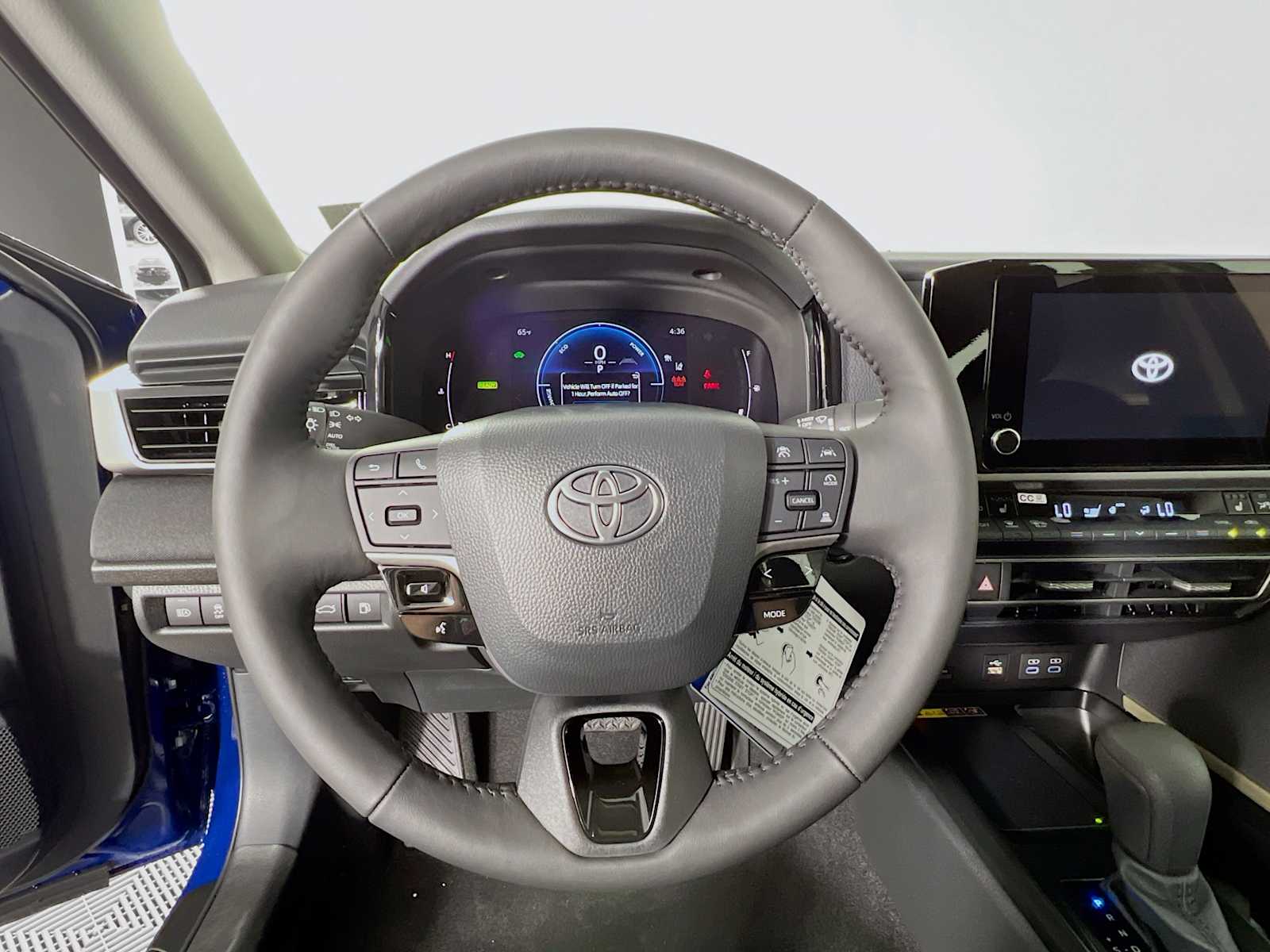 2025 Toyota Camry LE - Photo 7