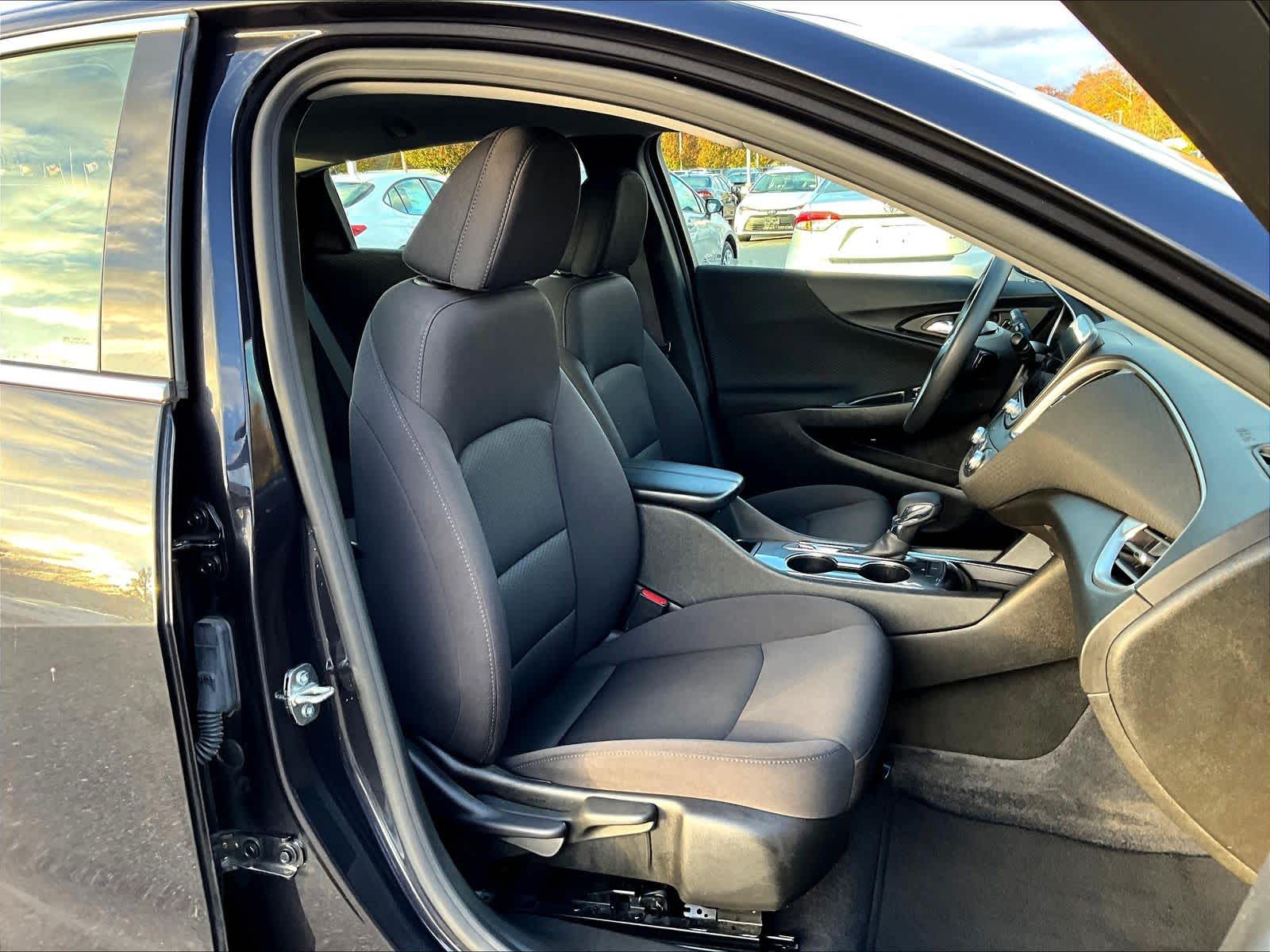 2023 Chevrolet Malibu LT - Photo 11