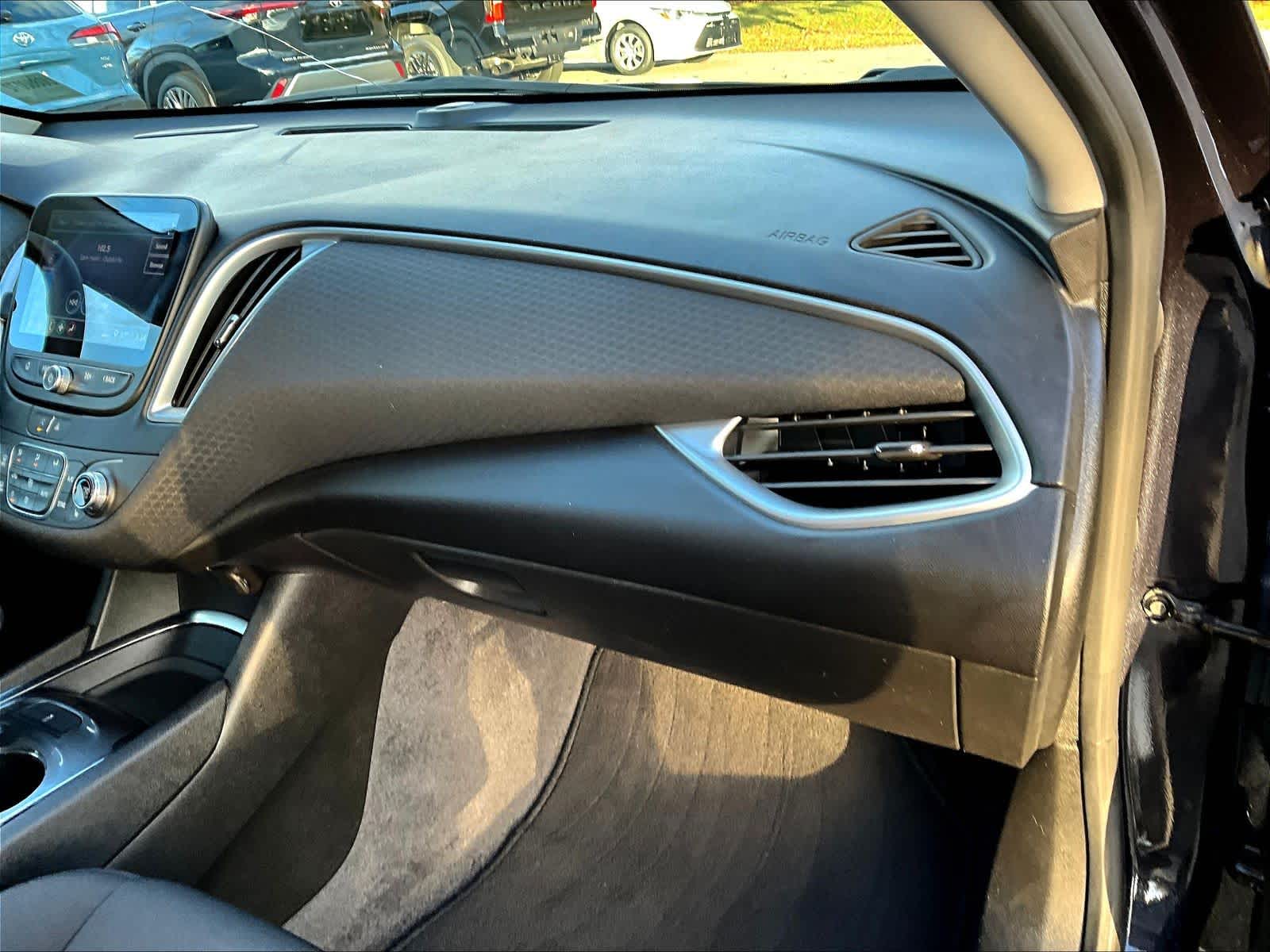 2023 Chevrolet Malibu LT - Photo 13