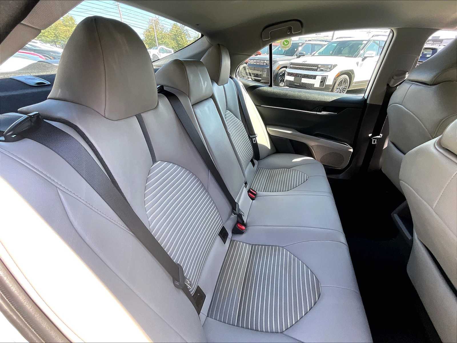 2023 Toyota Camry SE - Photo 16