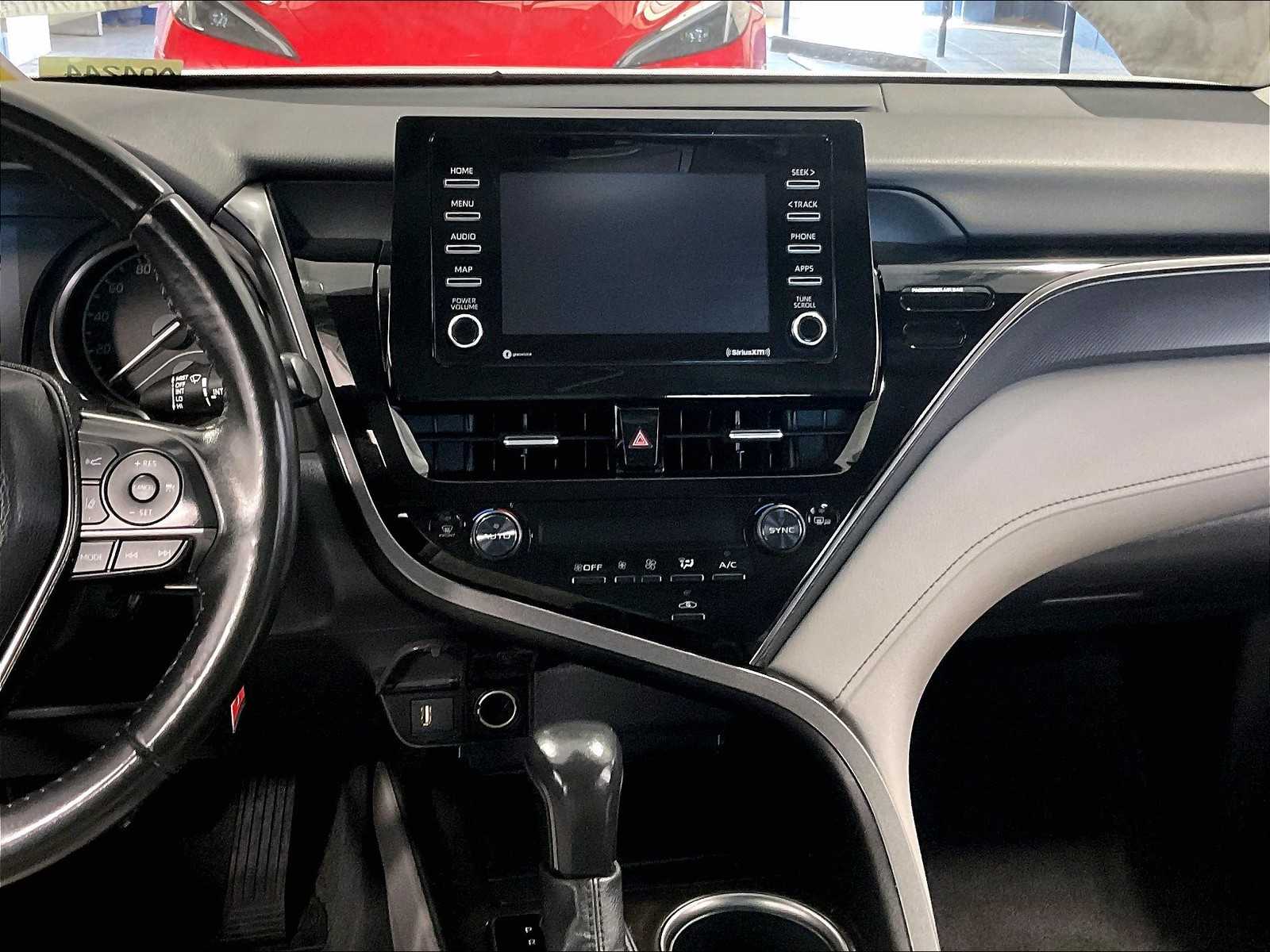 2023 Toyota Camry SE - Photo 18