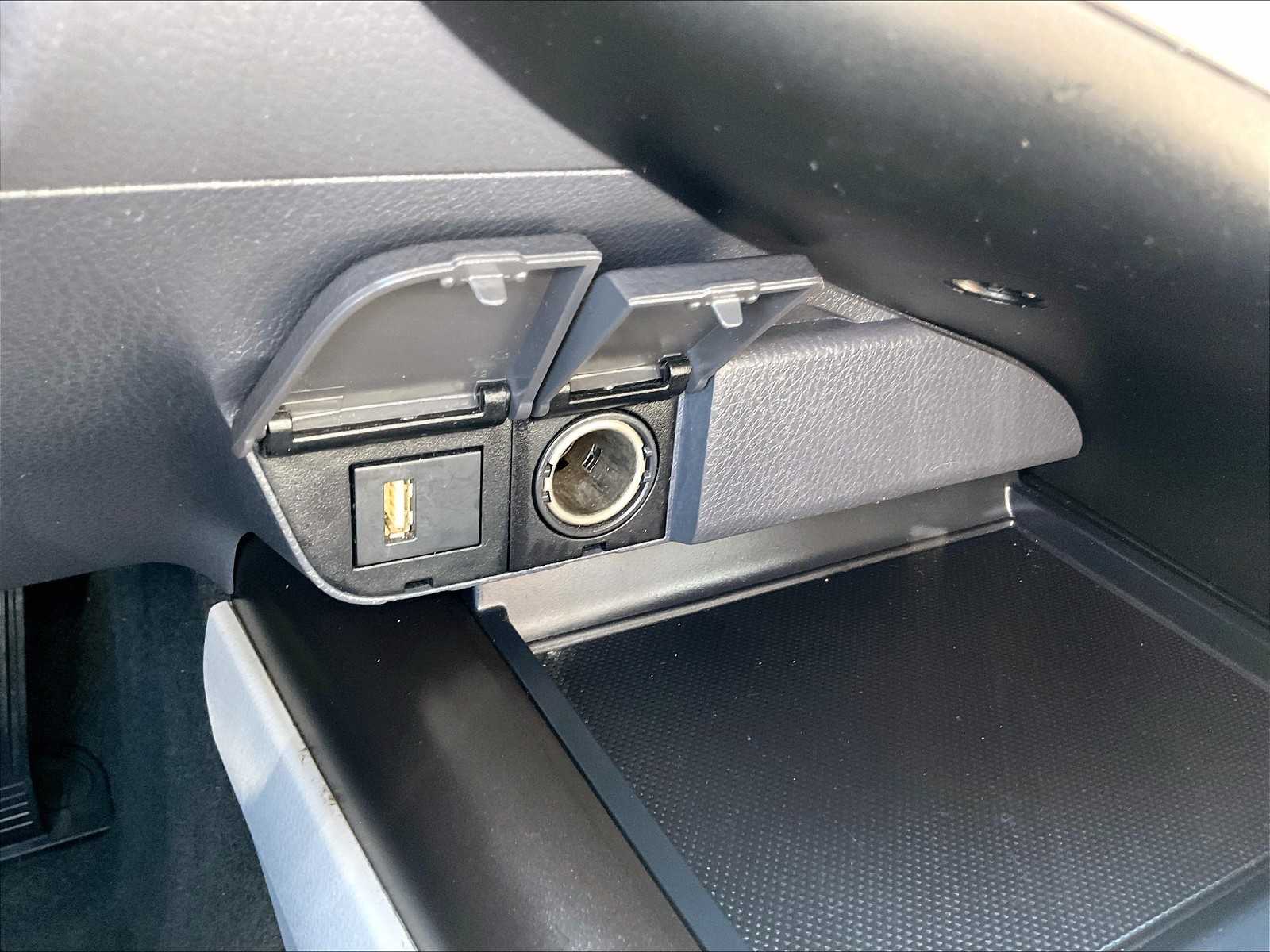 2023 Toyota Camry SE - Photo 26