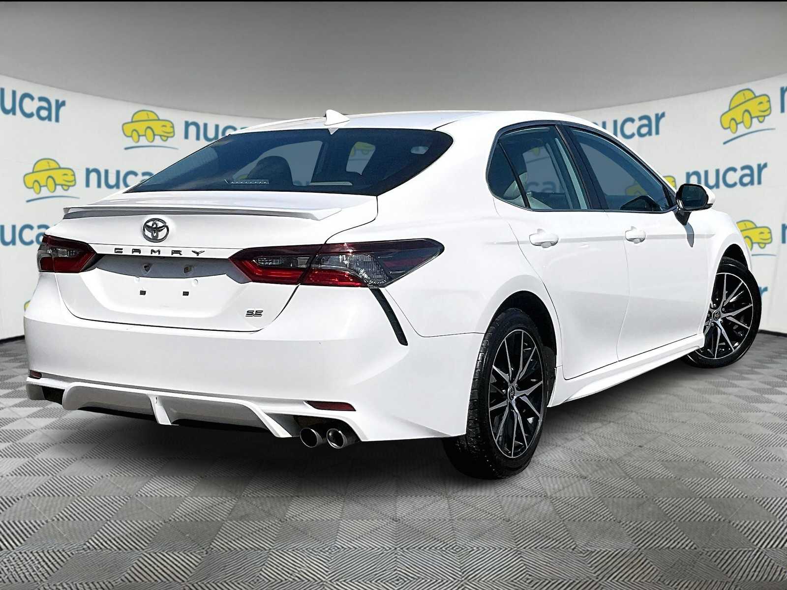 2023 Toyota Camry SE - Photo 6