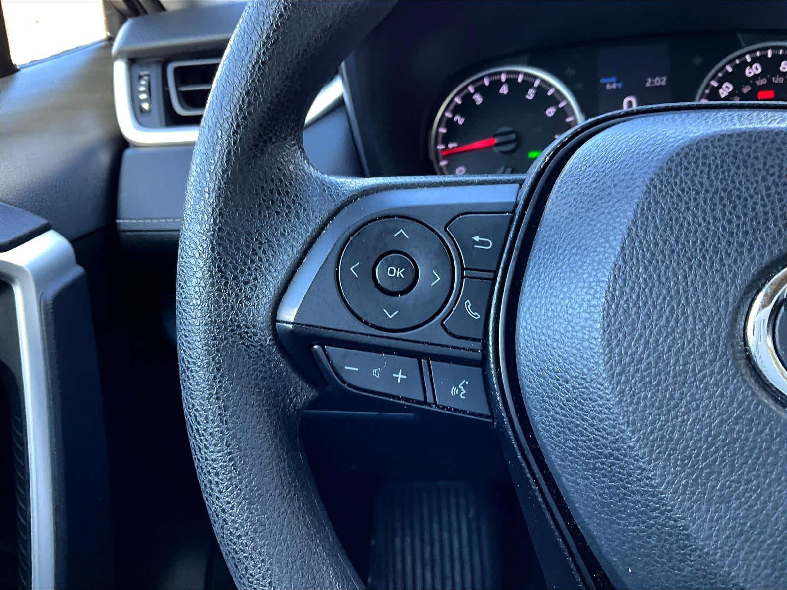 2022 Toyota RAV4 XLE - Photo 23