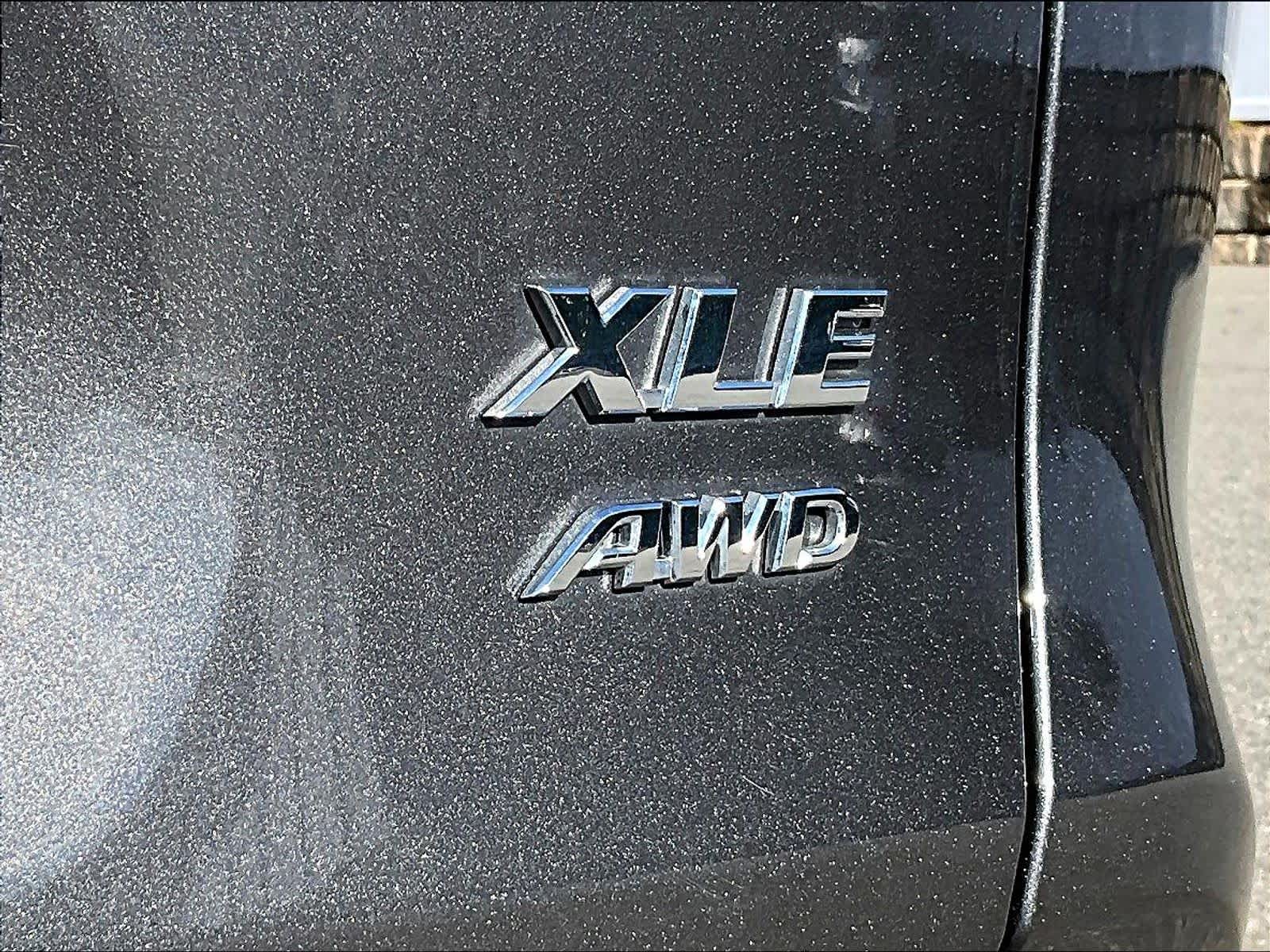 2022 Toyota RAV4 XLE - Photo 29