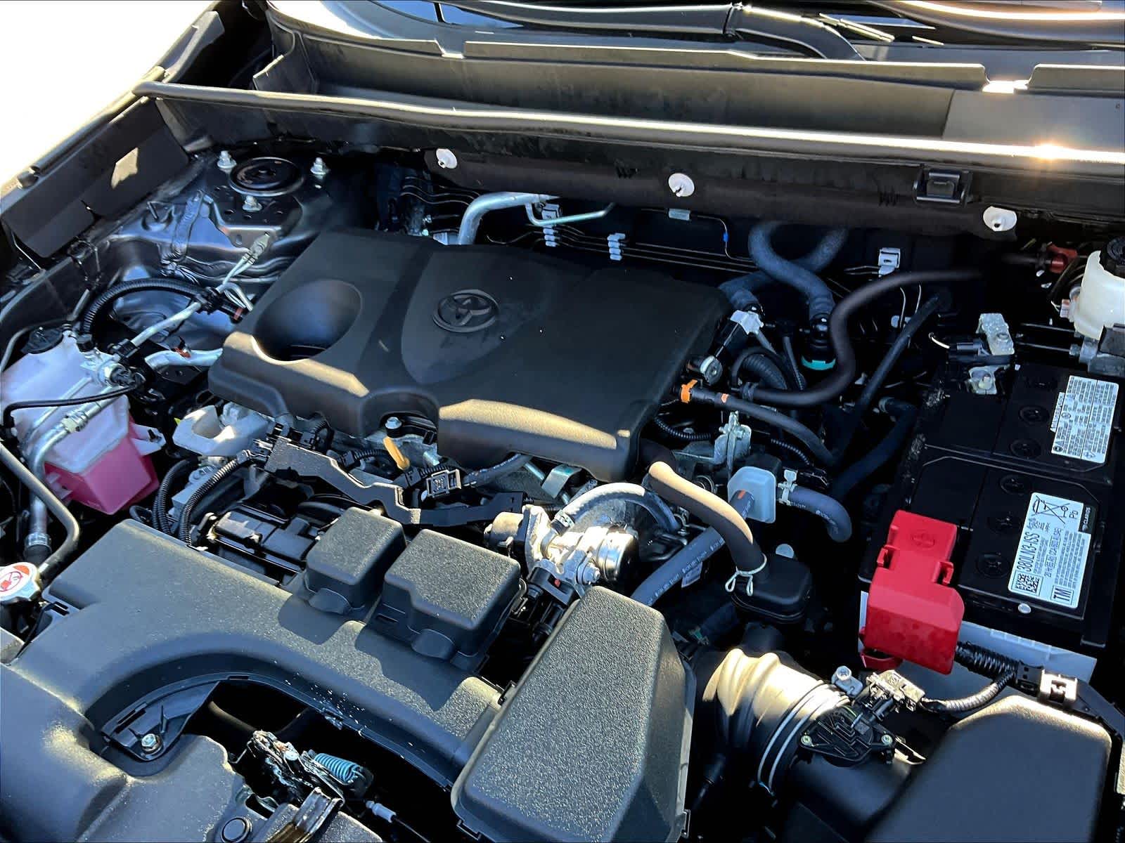 2022 Toyota RAV4 XLE - Photo 35