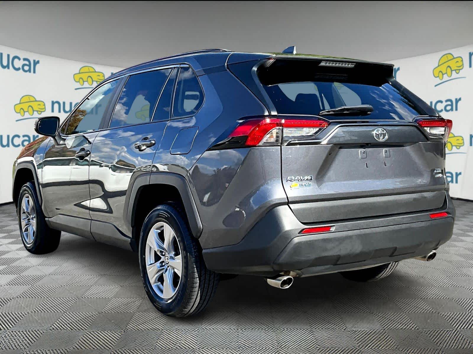 2022 Toyota RAV4 XLE - Photo 4