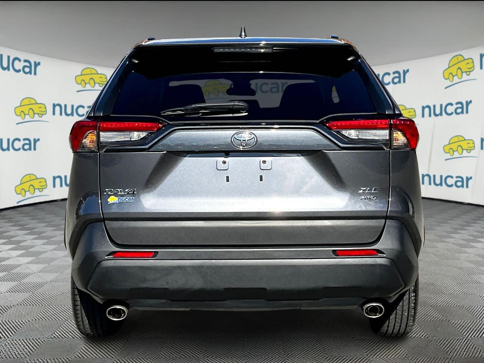 2022 Toyota RAV4 XLE - Photo 5