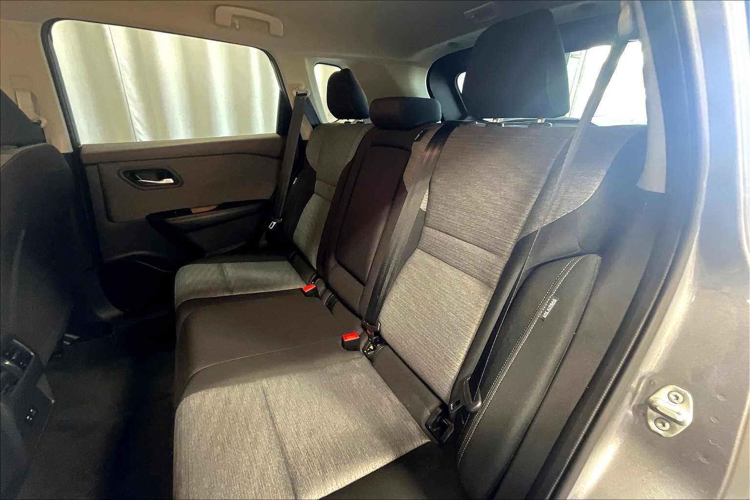 2023 Nissan Rogue SV - Photo 15