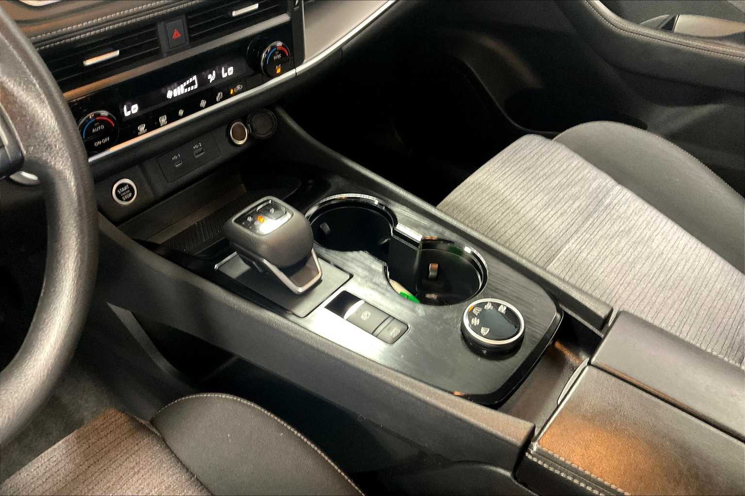 2023 Nissan Rogue SV - Photo 20