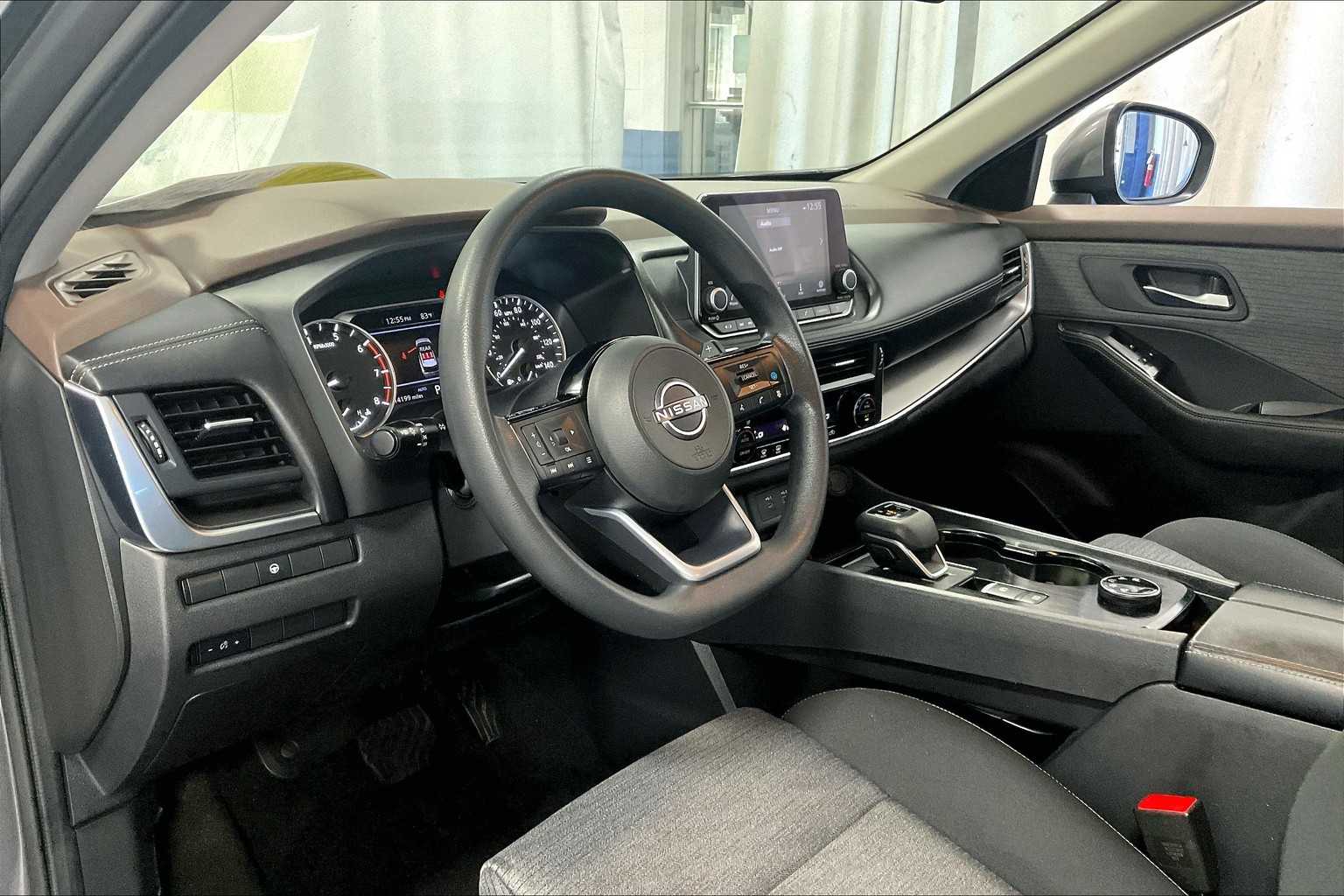 2023 Nissan Rogue SV - Photo 8