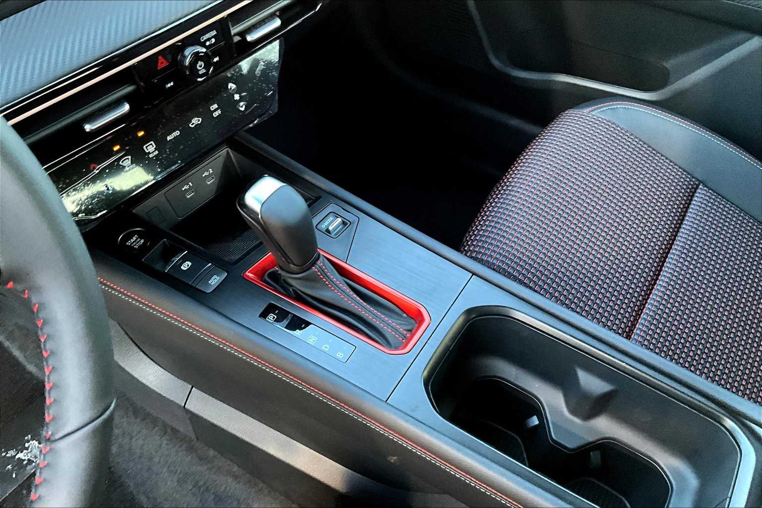 2025 Nissan Kicks SR - Photo 14
