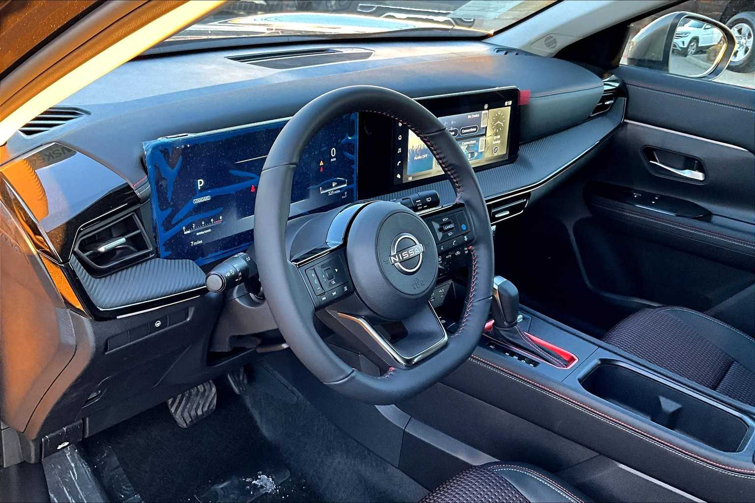2025 Nissan Kicks SR - Photo 9