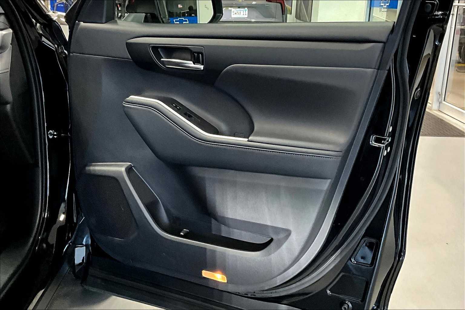 2024 Toyota Highlander XLE - Photo 12