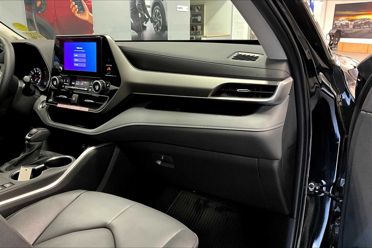 2024 Toyota Highlander XLE - Photo 13
