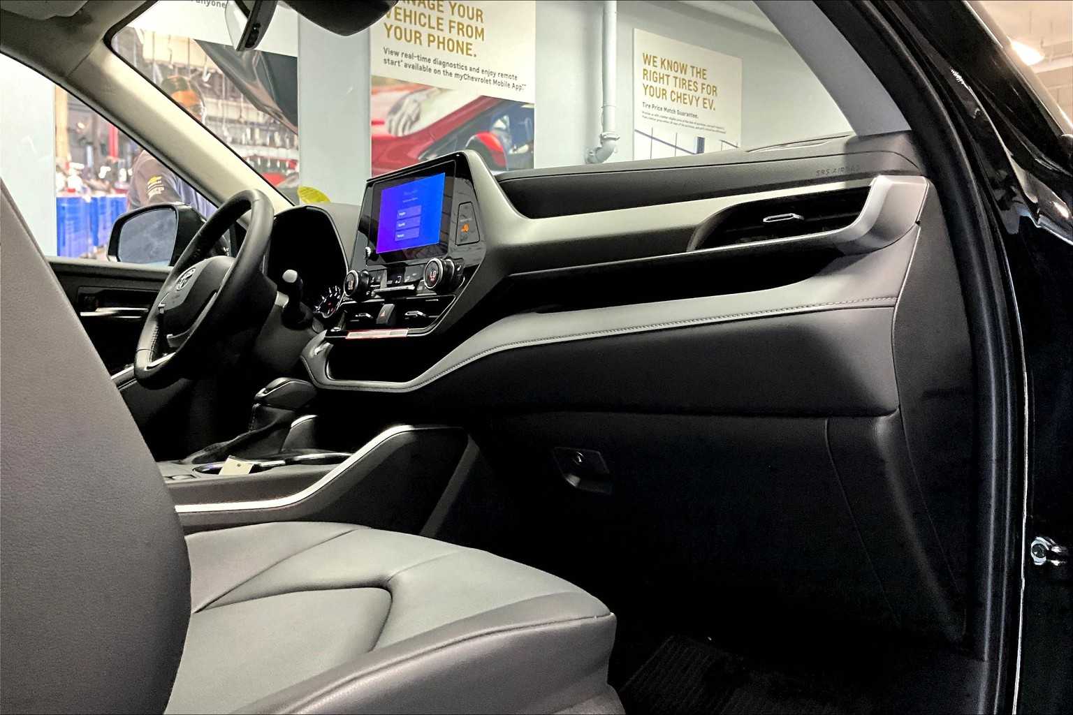 2024 Toyota Highlander XLE - Photo 14