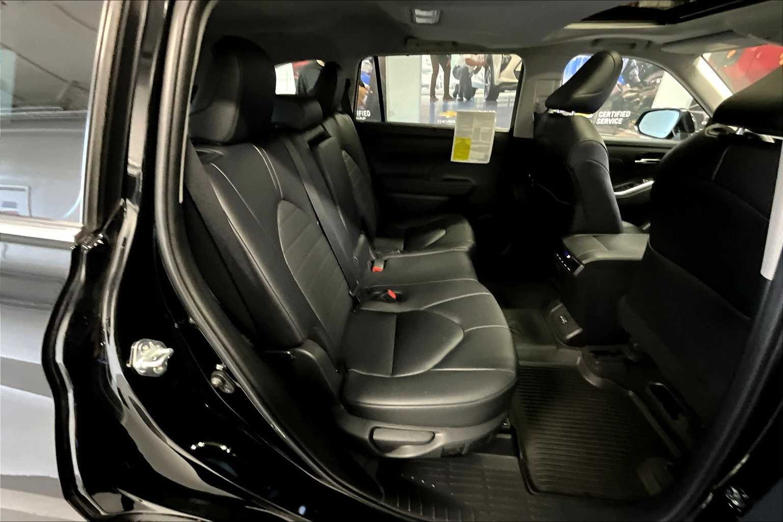 2024 Toyota Highlander XLE - Photo 16