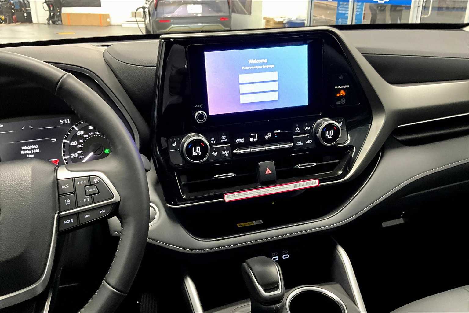 2024 Toyota Highlander XLE - Photo 18