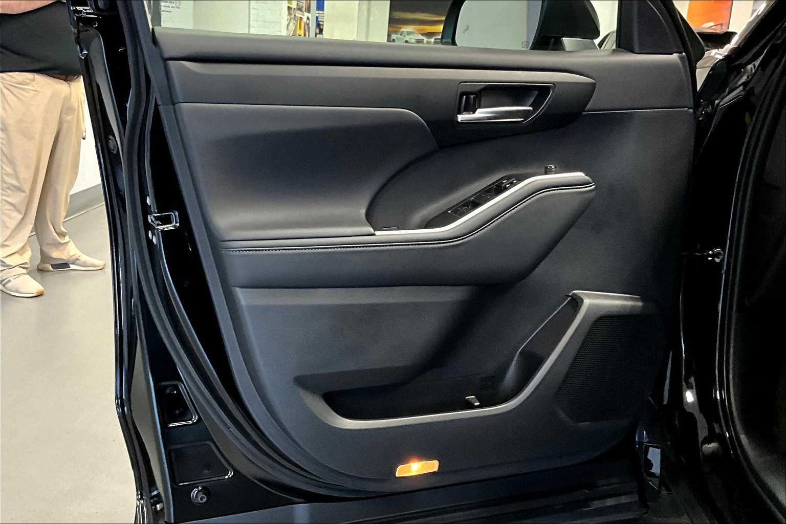 2024 Toyota Highlander XLE - Photo 9