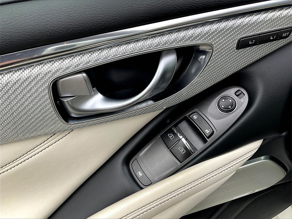 2019 INFINITI Q60 Red Sport 400 - Photo 37