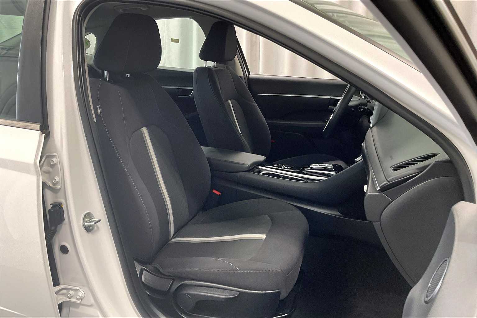 2022 Hyundai Sonata SEL - Photo 11