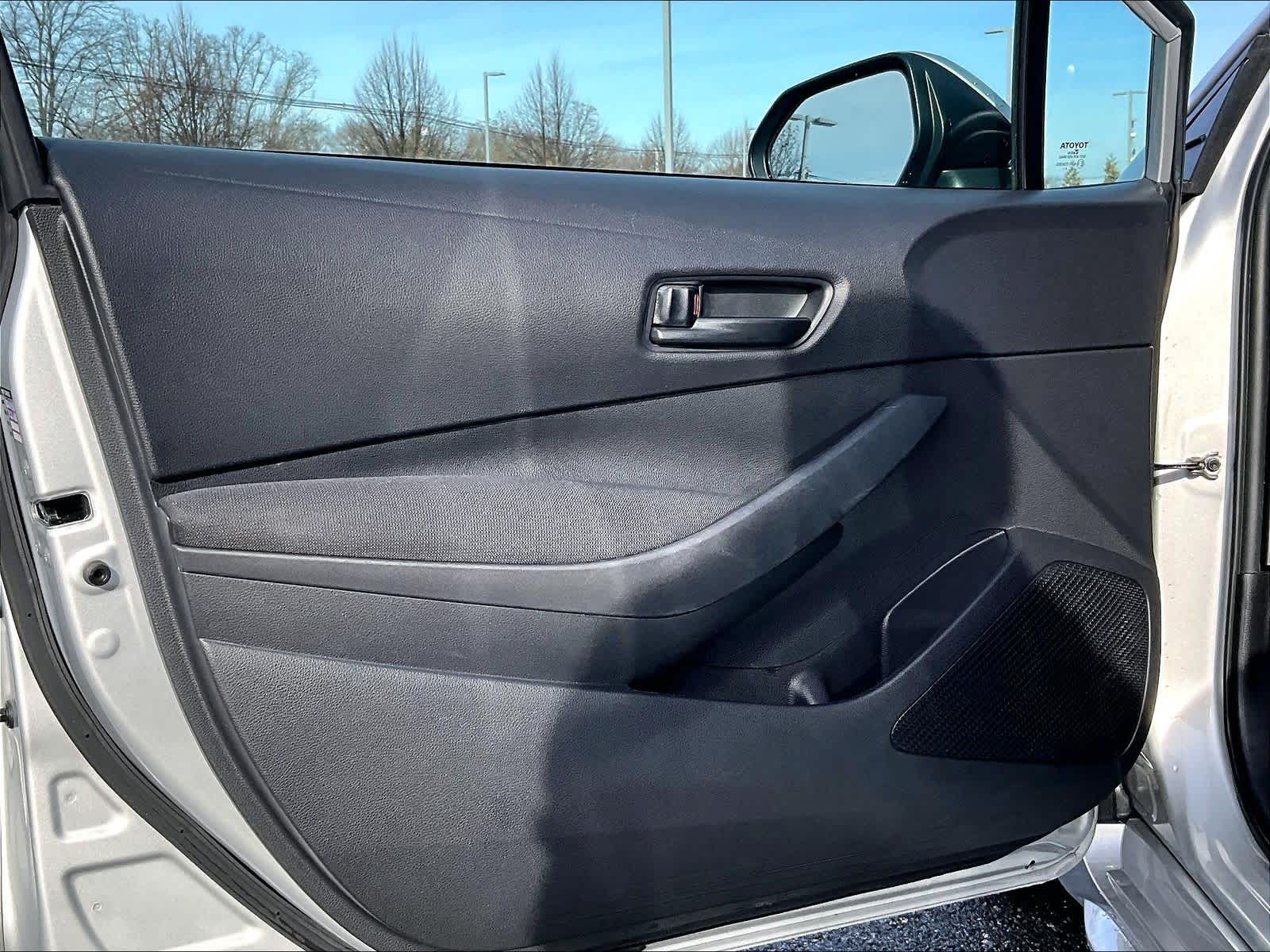 2023 Toyota Corolla LE - Photo 9