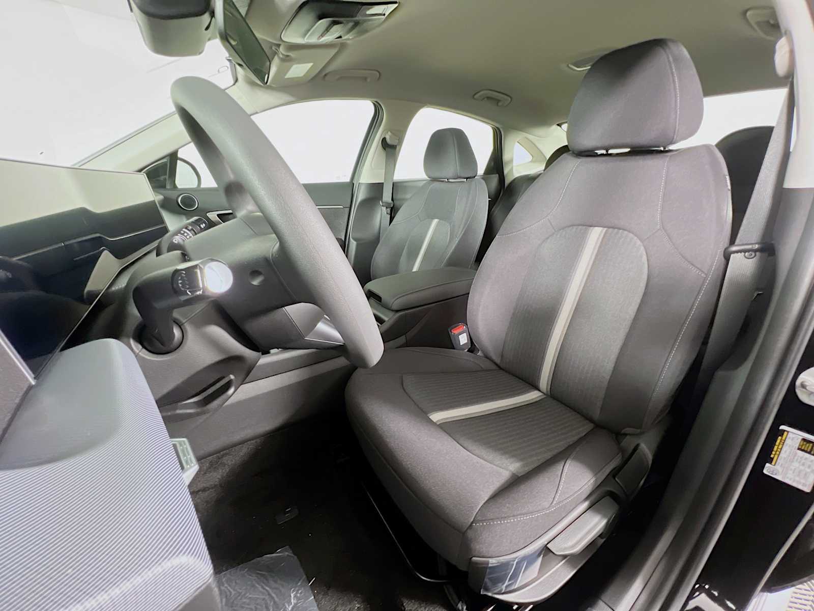 2025 Hyundai Sonata SE - Photo 12