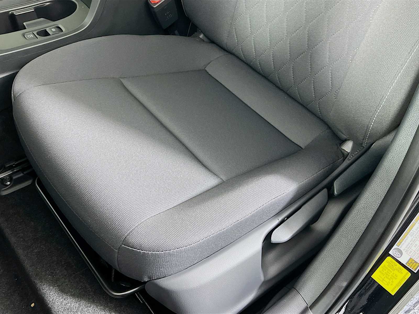 2026 Toyota Corolla Hybrid LE - Photo 16