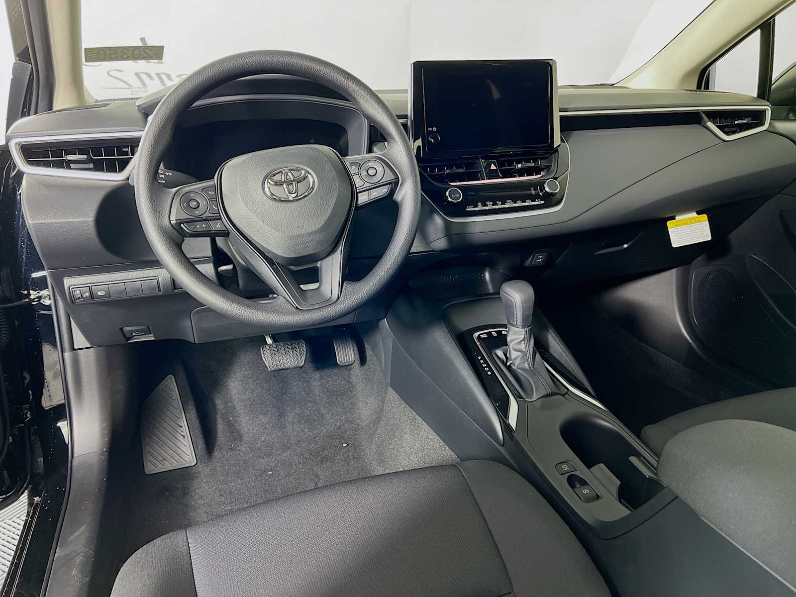 2026 Toyota Corolla Hybrid LE - Photo 6