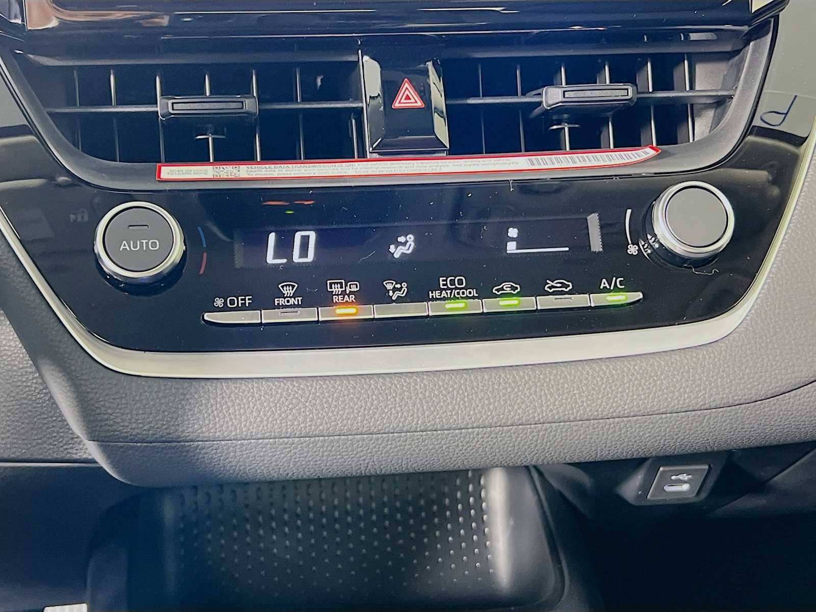 2026 Toyota Corolla Hybrid LE - Photo 10