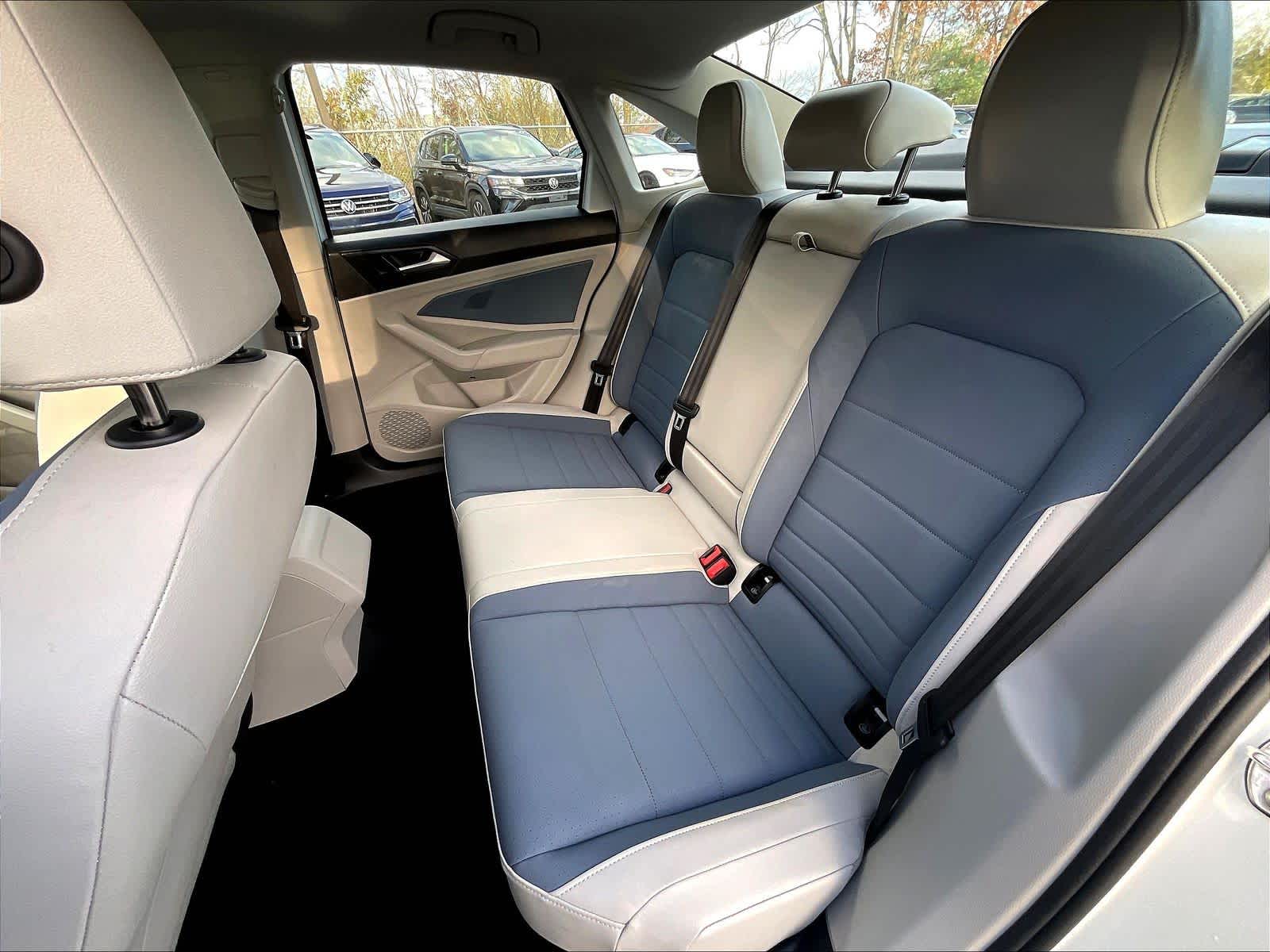 2025 Volkswagen Jetta SE - Photo 15