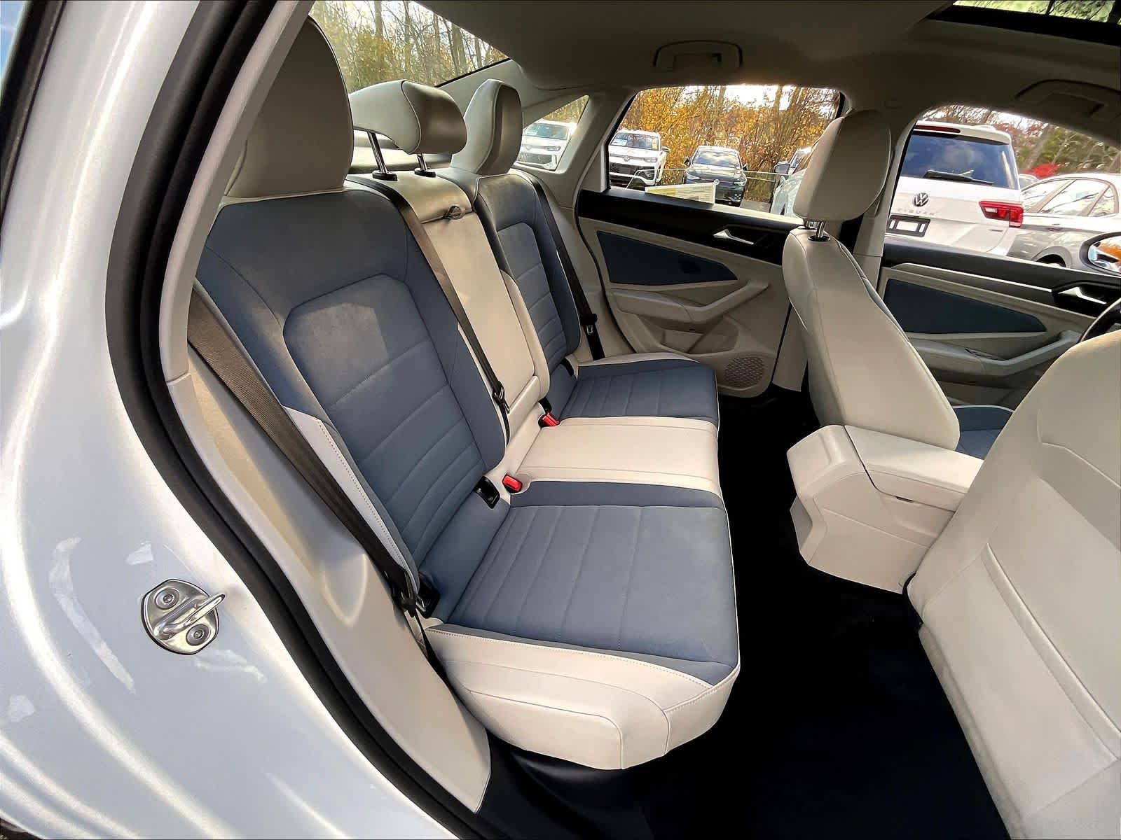 2025 Volkswagen Jetta SE - Photo 16