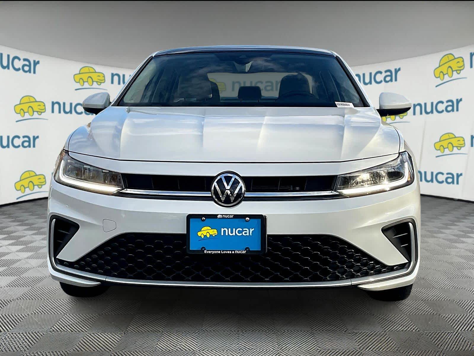 2025 Volkswagen Jetta SE - Photo 2