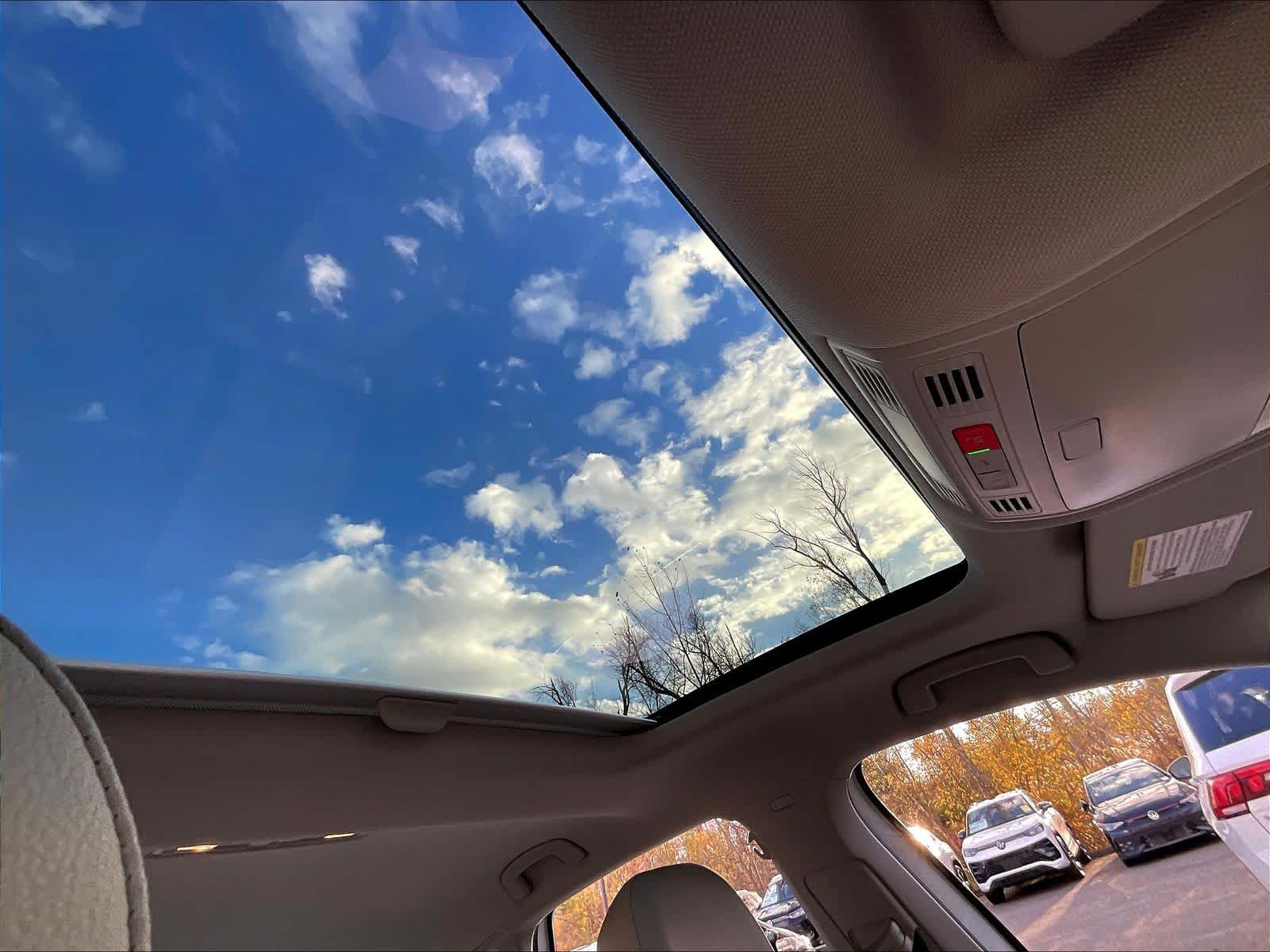 2025 Volkswagen Jetta SE - Photo 22