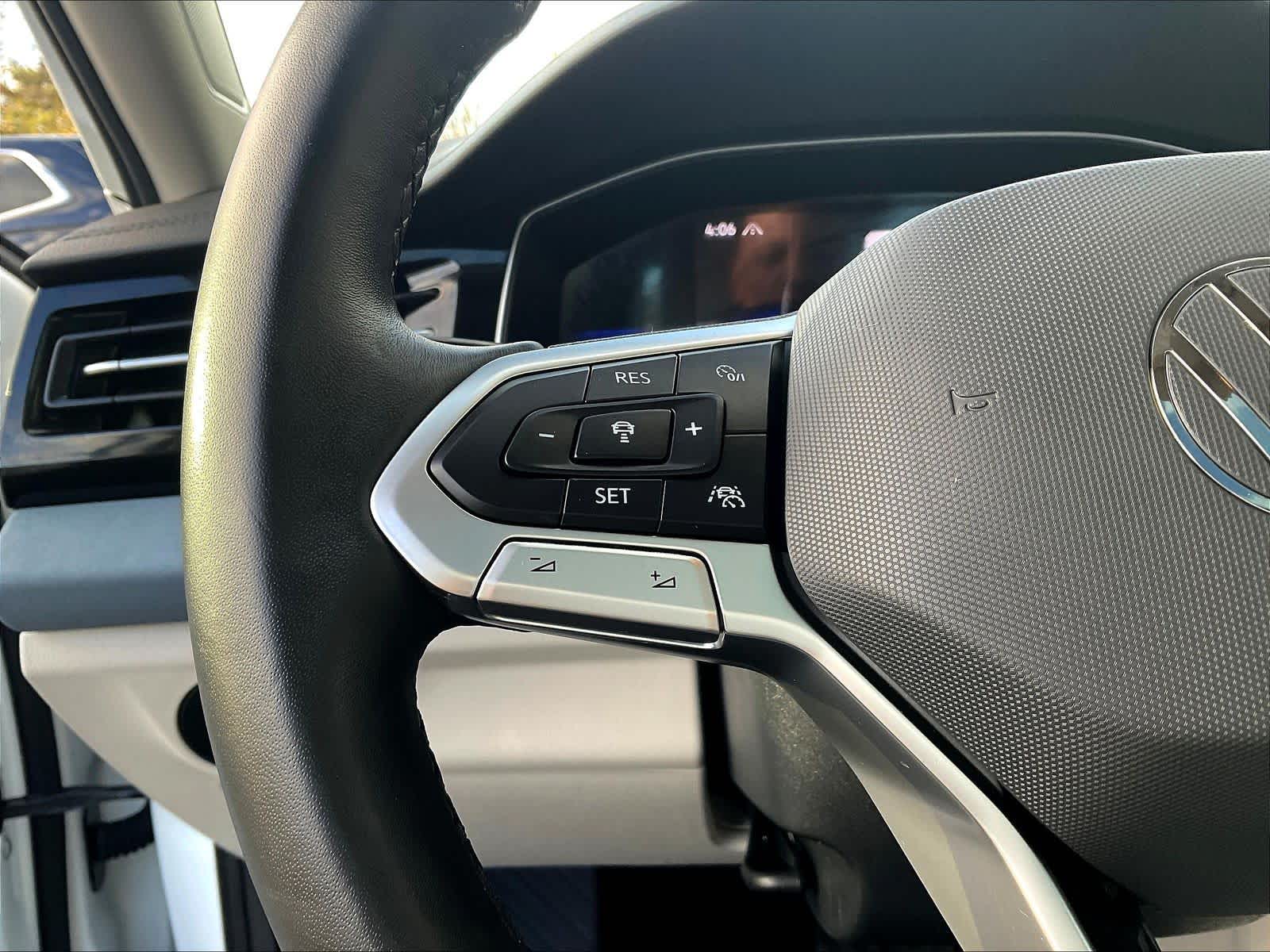 2025 Volkswagen Jetta SE - Photo 23