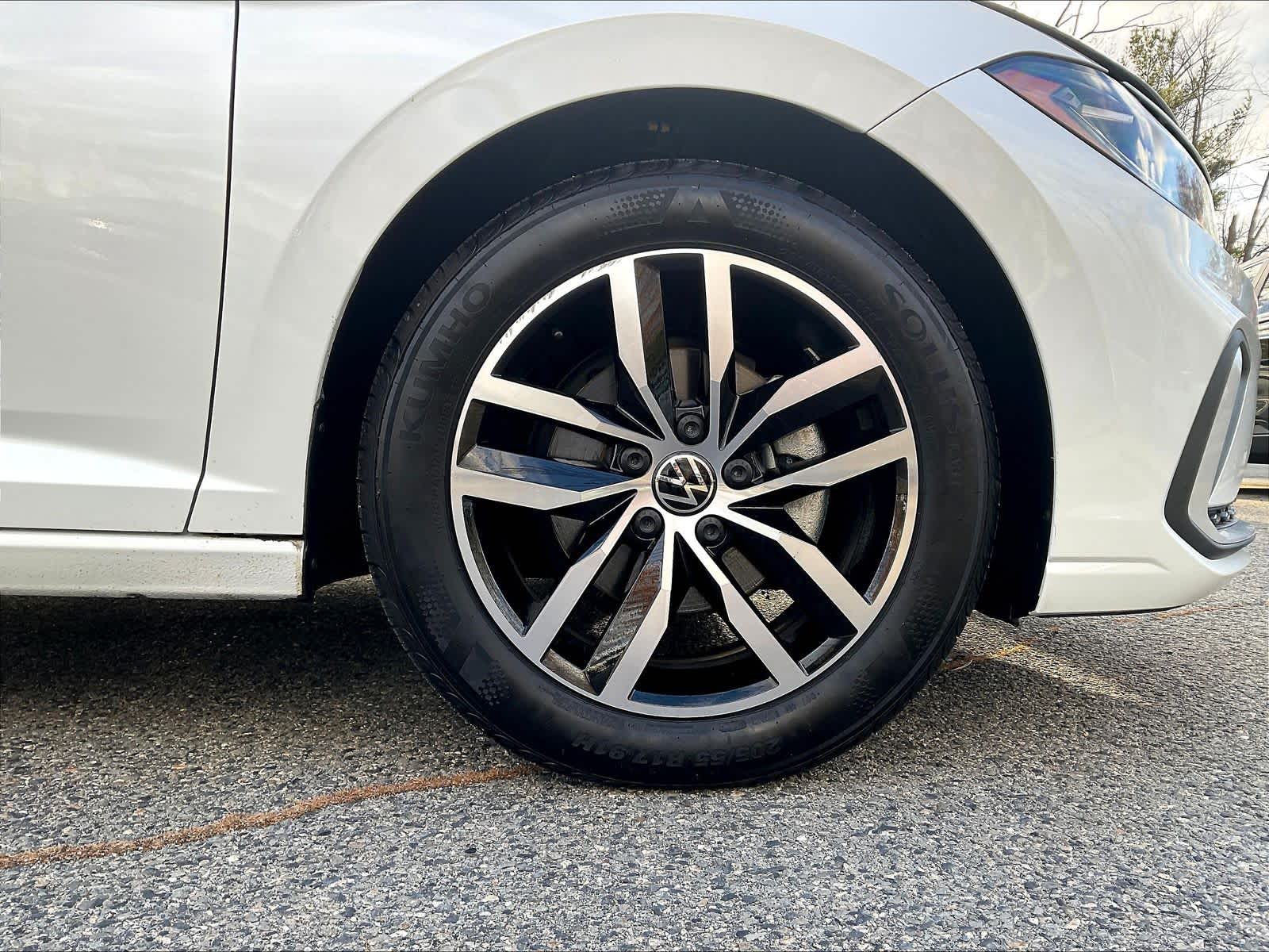 2025 Volkswagen Jetta SE - Photo 7