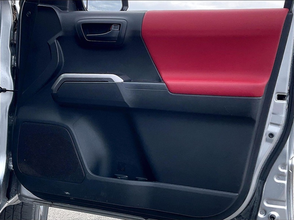 2021 Toyota Tacoma SR5 - Photo 11