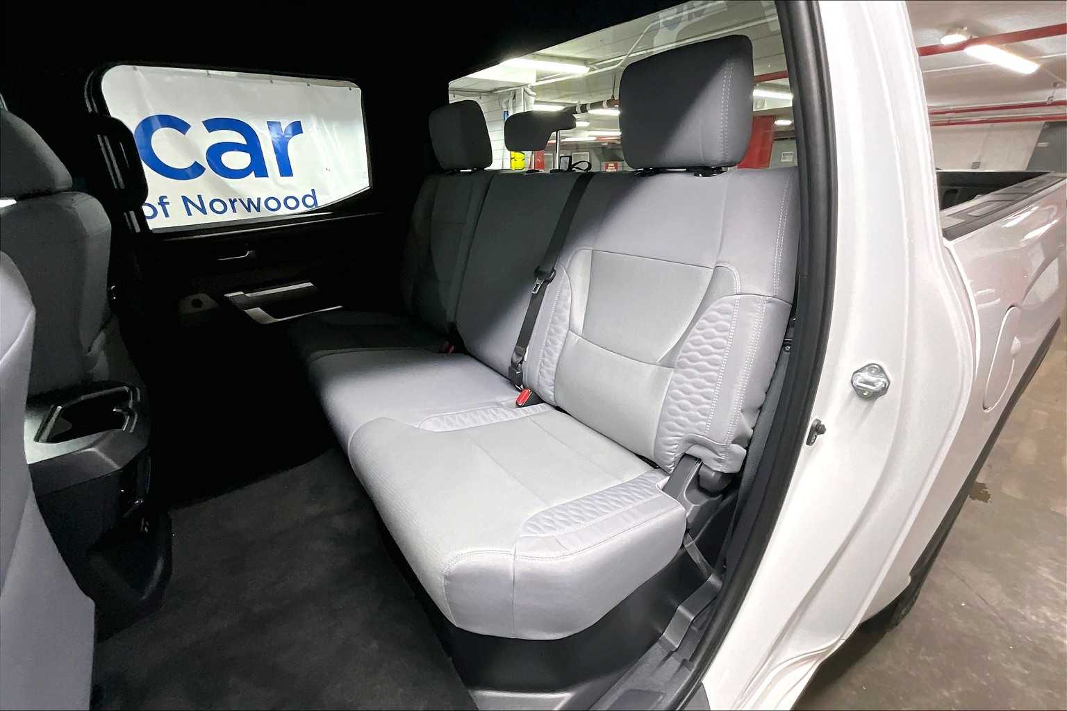 2025 Toyota Tundra SR5 - Photo 15