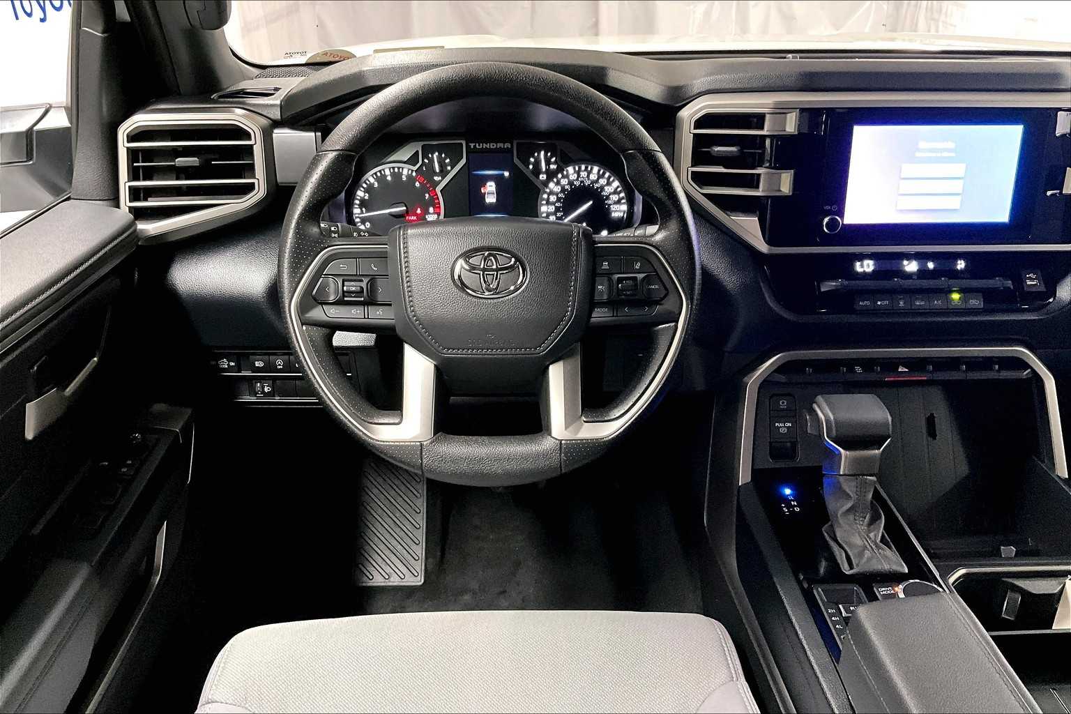 2025 Toyota Tundra SR5 - Photo 17