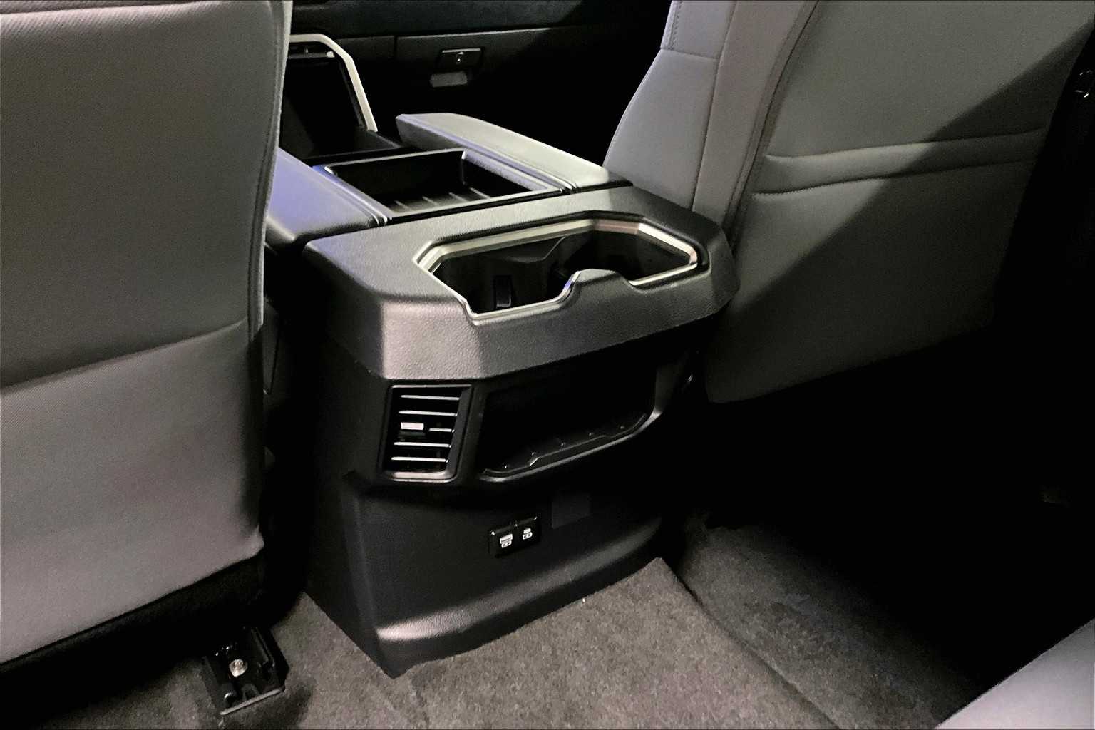 2025 Toyota Tundra SR5 - Photo 27