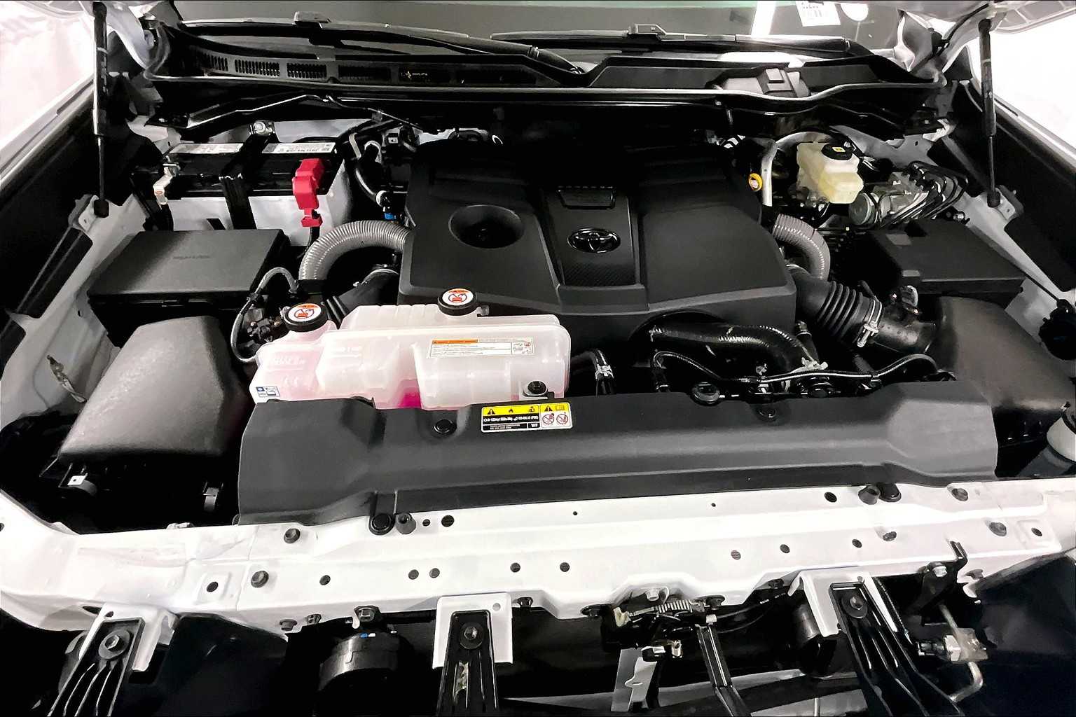 2025 Toyota Tundra SR5 - Photo 29