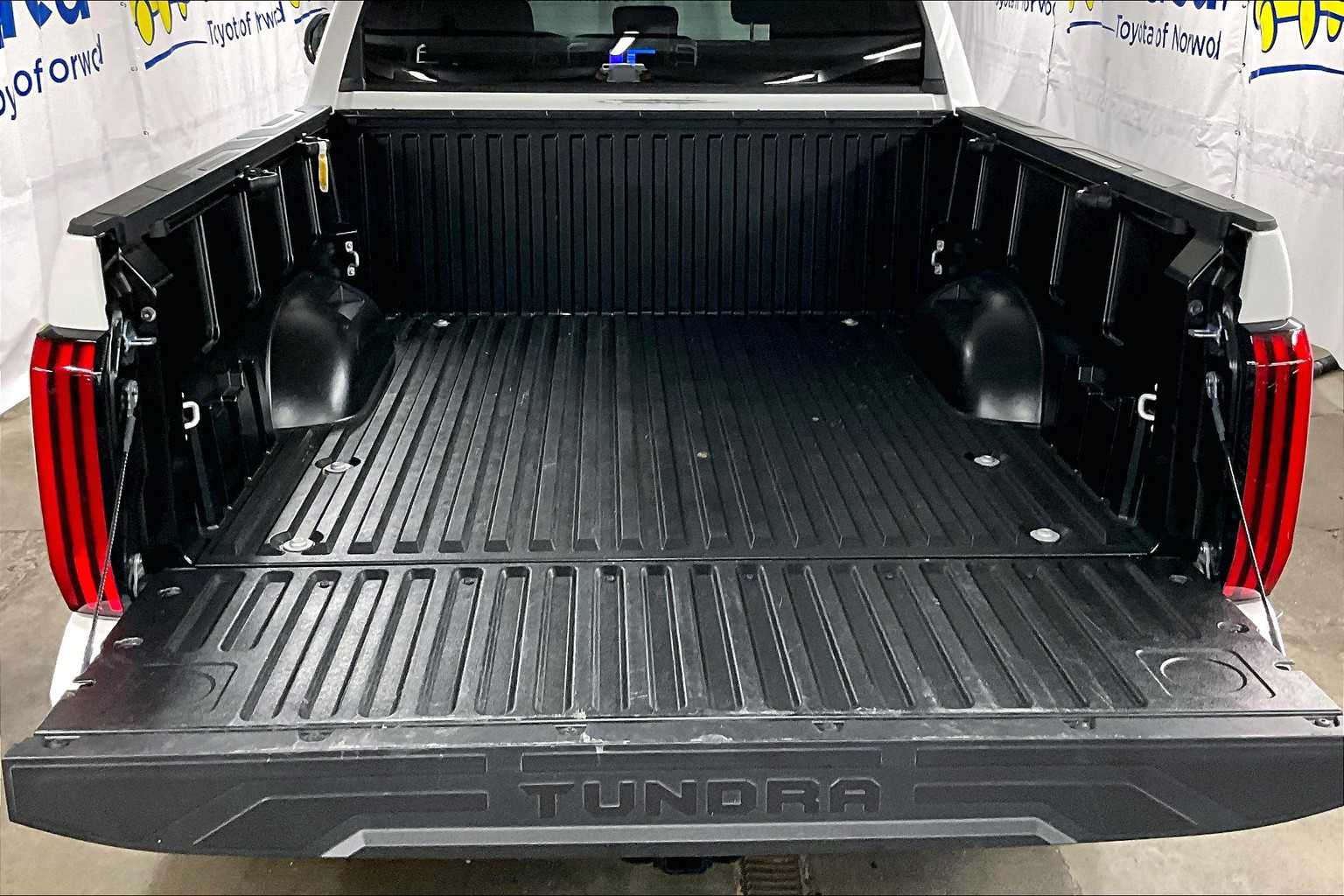 2025 Toyota Tundra SR5 - Photo 31