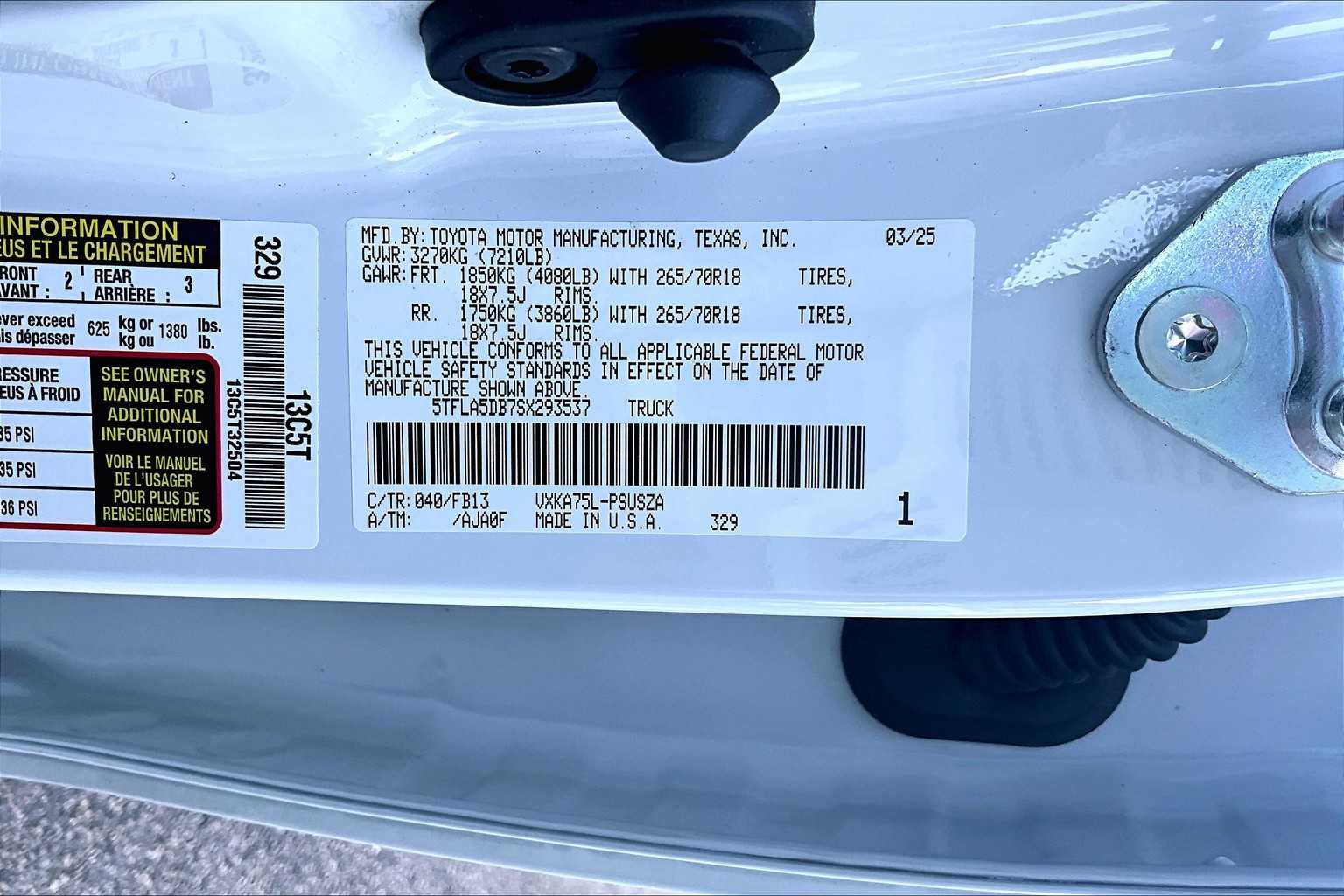2025 Toyota Tundra SR5 - Photo 6