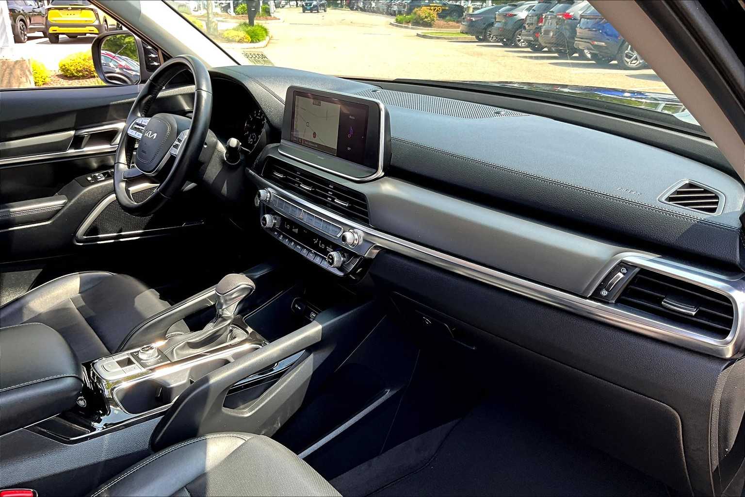 2022 Kia Telluride LX - Photo 14