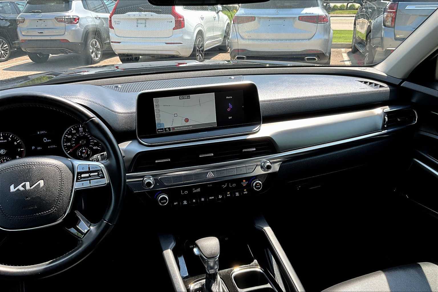 2022 Kia Telluride LX - Photo 19
