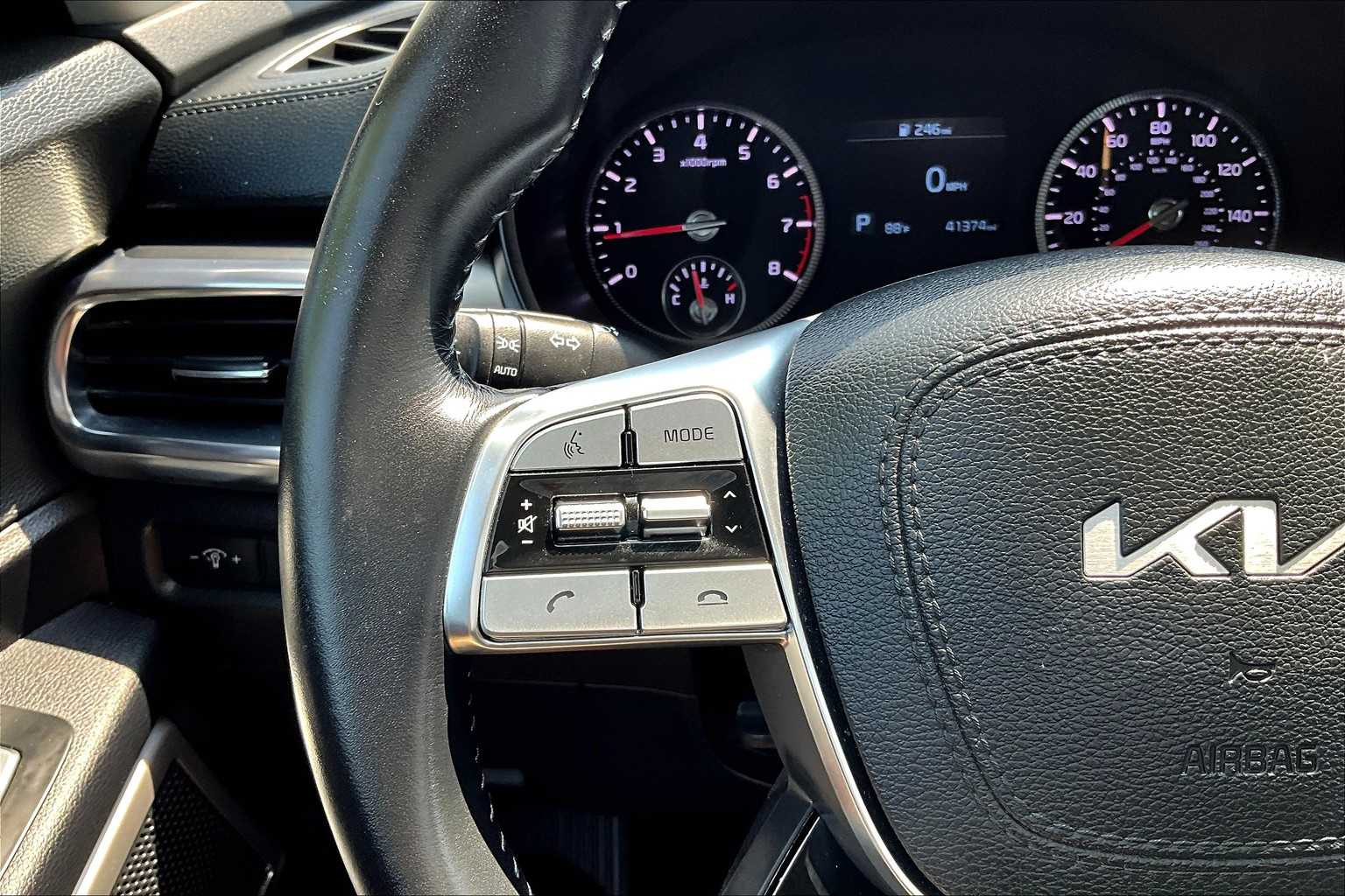 2022 Kia Telluride LX - Photo 23