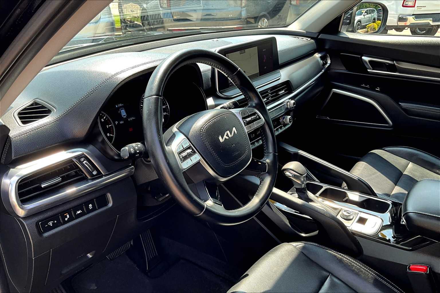 2022 Kia Telluride LX - Photo 8