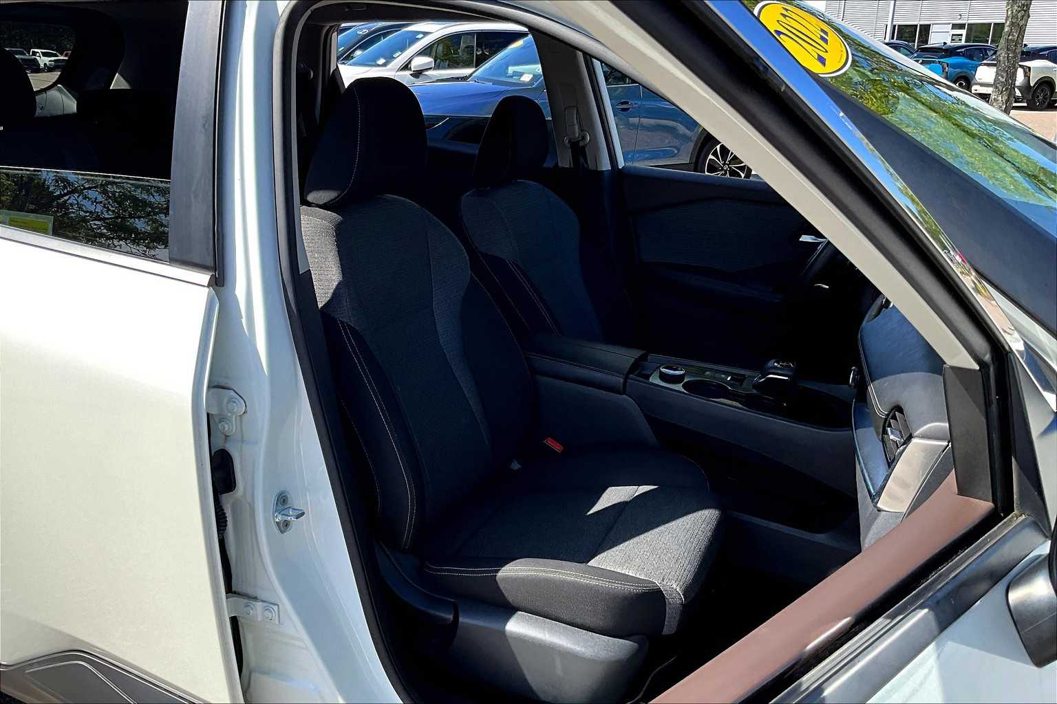 2022 Nissan Rogue SV - Photo 11