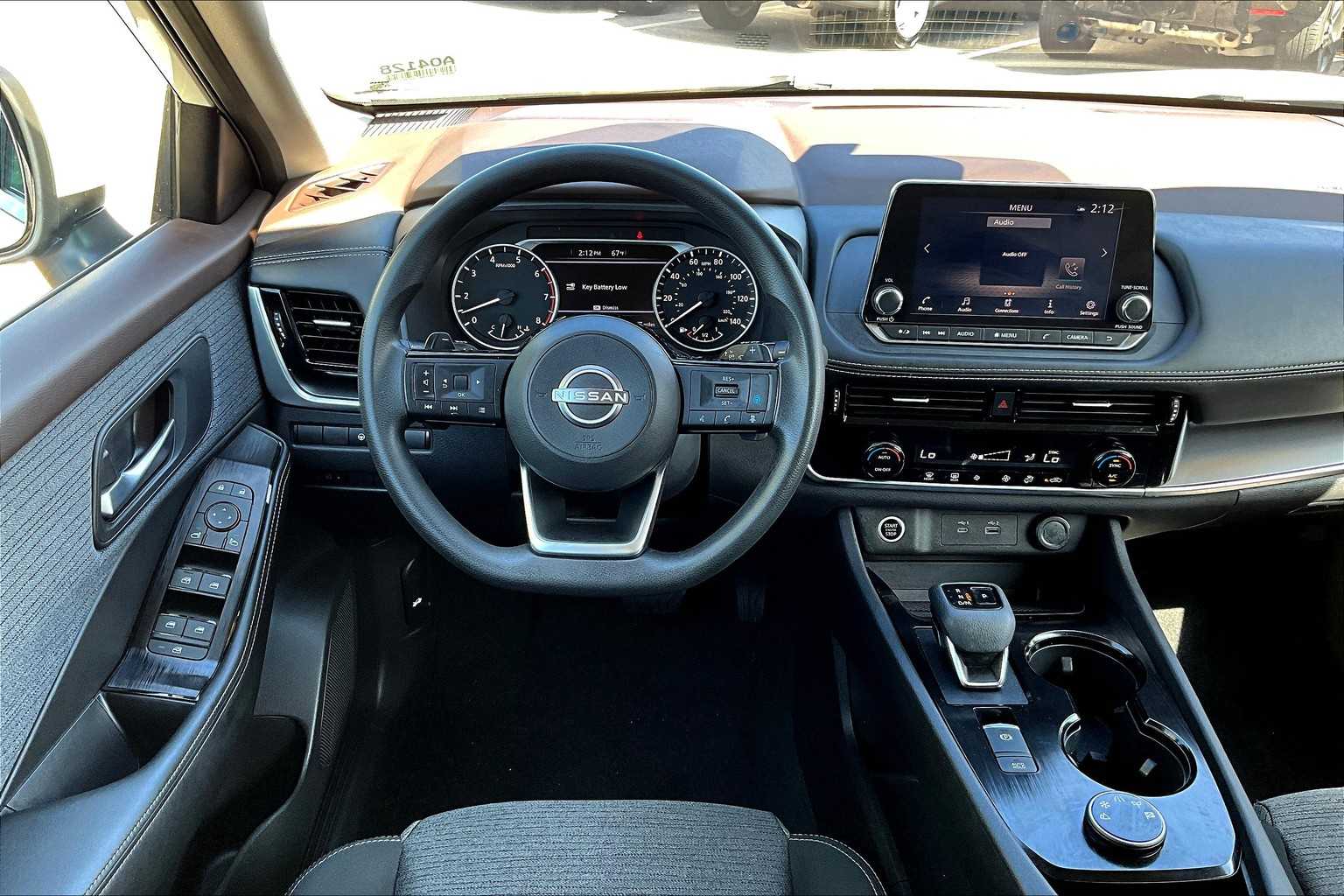 2022 Nissan Rogue SV - Photo 17